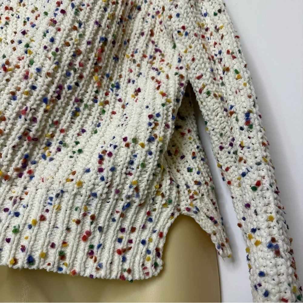 I.N. San Francisco White V-neck with Multicolor Specks size M